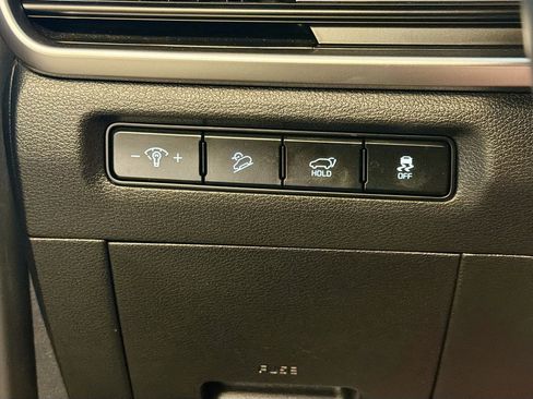 Used 2025 Kia Telluride S image 17