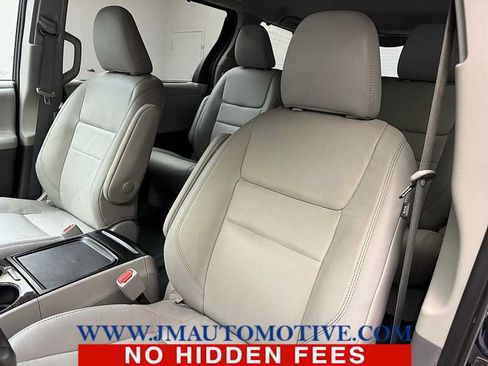 Used 2020 Toyota Sienna XLE Premium AWD/4WD image 14