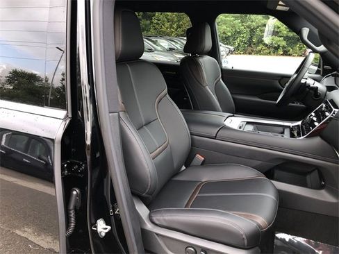 New 2026 Nissan Armada SL w/ Captain's Chari Seat Package image 22