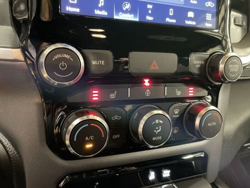 Used 2024 RAM 1500 Big Horn AWD/4WD image 34