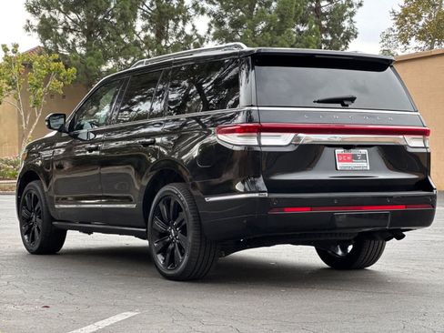 Used 2022 Lincoln Navigator Reserve AWD/4WD image 6