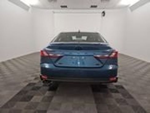 Certified 2025 Toyota Camry SE image 5