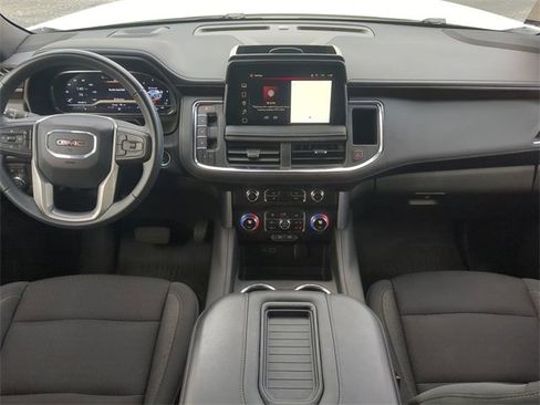 Used 2024 GMC Yukon SLE w/ Gmc Pro Safety Plus Package image 18