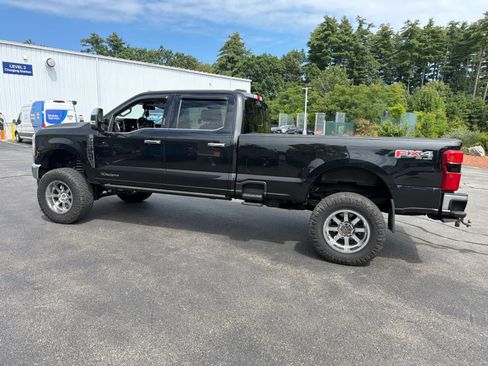 Used 2023 Ford F350 Lariat w/ Lariat Ultimate Package AWD/4WD image 9