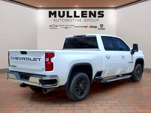 Used 2025 Chevrolet Silverado 2500 LT AWD/4WD image 3