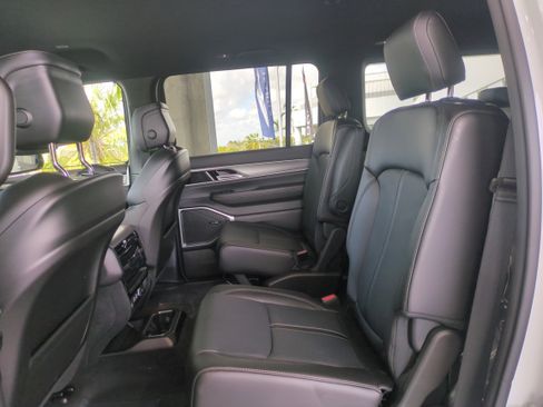 New 2026 Jeep Grand Wagoneer image 15