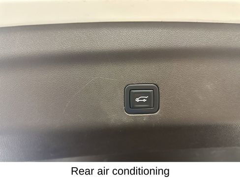 Used 2021 Chevrolet Suburban Z71 w/ Z71 Off-Road Package image 29