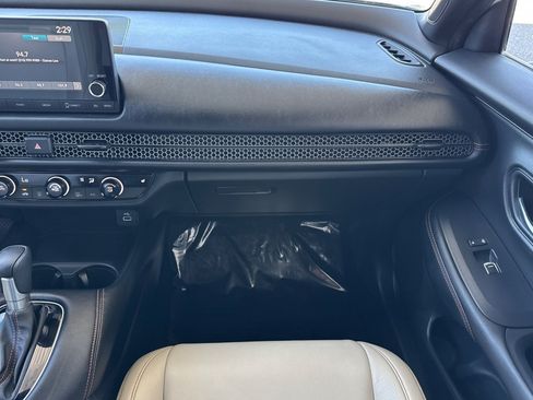 Used 2025 Honda HR-V Sport image 31