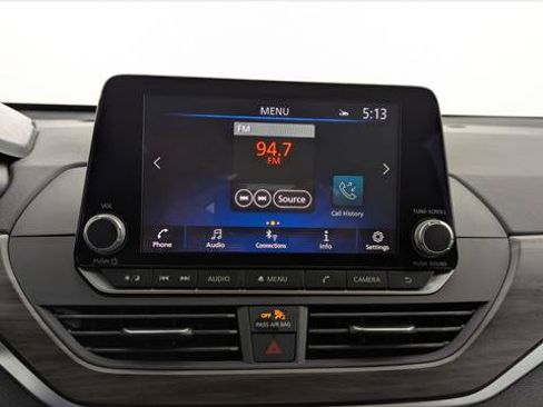 Used 2025 Nissan Altima 2.5 SV FWD image 26