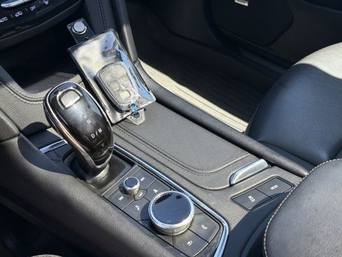 Used 2020 Cadillac XT5 Premium Luxury w/ LPO, Floor Liner Package AWD/4WD image 36