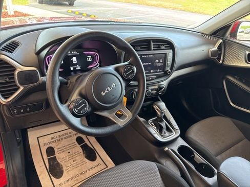 Used 2024 Kia Soul LX w/ Option Group 015 image 12