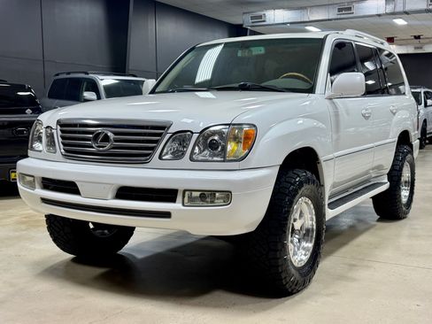 Used 2006 Lexus LX 470 4WD w/ Preferred Accessory Pkg image 2