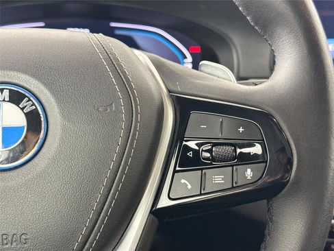 Used 2023 BMW 530e xDrive image 18