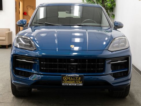 Used 2024 Porsche Cayenne S AWD/4WD image 12