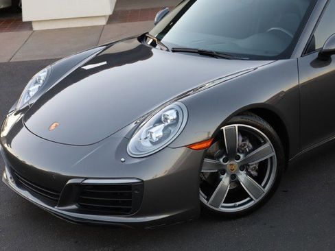 Used 2017 Porsche 911 Carrera image 6