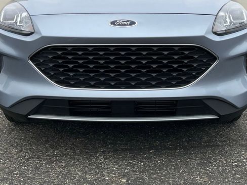 Used 2022 Ford Escape SE image 19