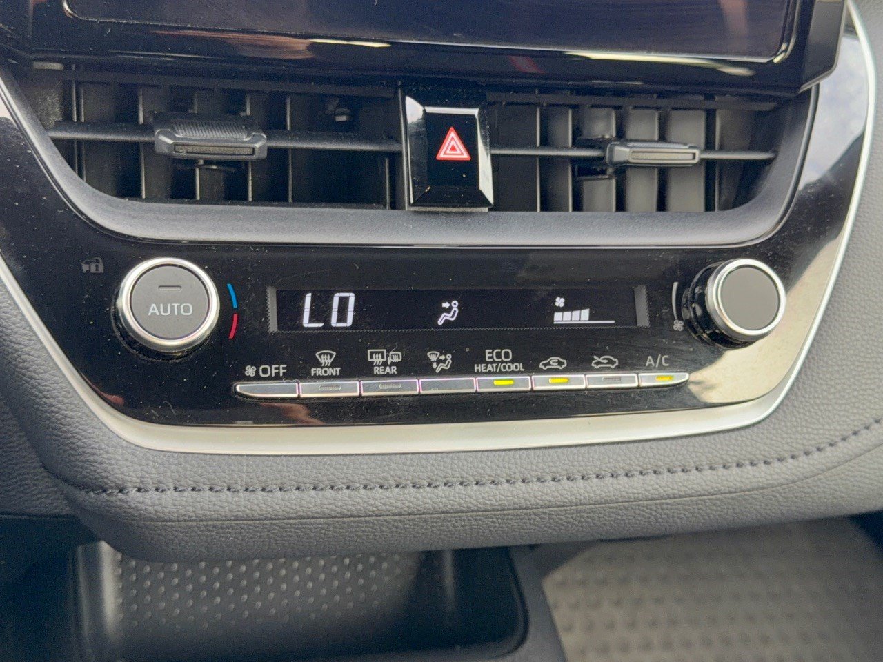 Certified 2024 Toyota Corolla SE FWD image 22