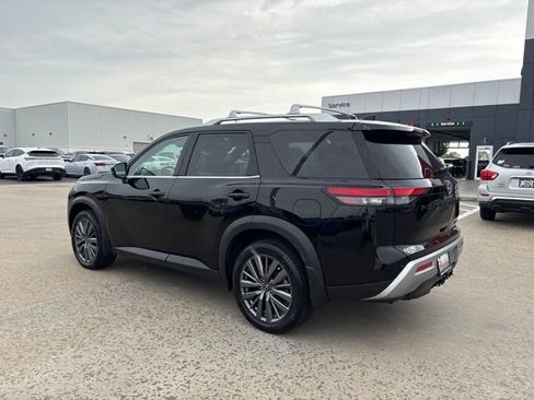 Used 2024 Nissan Pathfinder SL w/ SL Premium Package AWD/4WD image 4