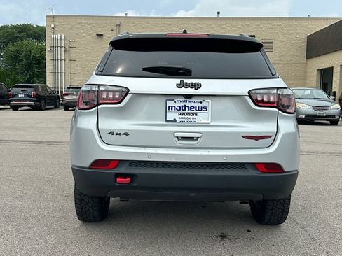 Used 2025 Jeep Compass Trailhawk AWD/4WD image 4