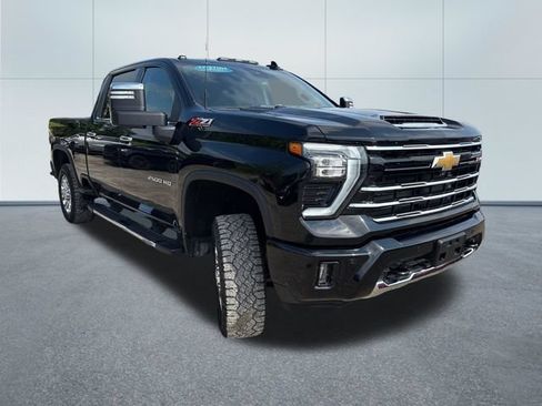 Used 2024 Chevrolet Silverado 2500 LTZ w/ LTZ Plus Package AWD/4WD image 5