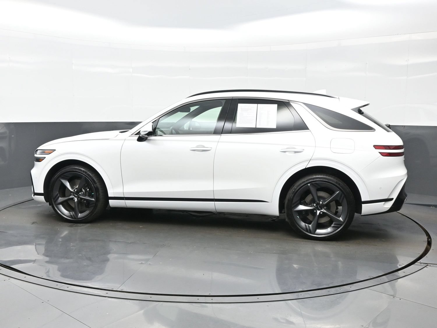 Used 2026 Genesis GV70 2.5T Sport Prestige AWD/4WD image 3