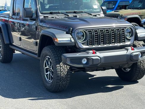 New 2026 Jeep Gladiator Rubicon w/ Steel Power Dome Hood Package AWD/4WD image 10