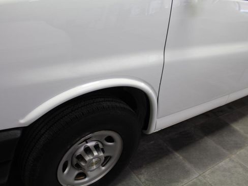 Used 2023 Chevrolet Express 2500 image 27