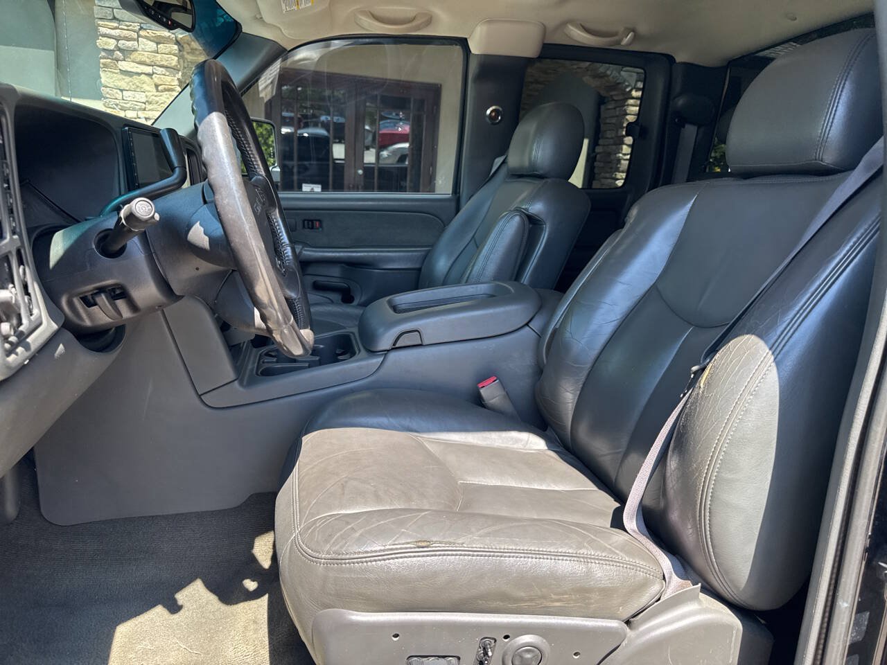 Used 2003 GMC Sierra 2500 SLT w/ SLT Preferred Equipment Group AWD/4WD image 9