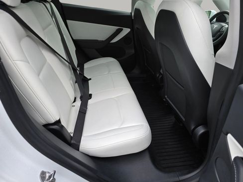 Used 2020 Tesla Model Y Long Range AWD/4WD image 29