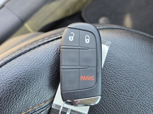 Used 2018 Jeep Compass Latitude w/ Popular Equipment Group AWD/4WD image 28
