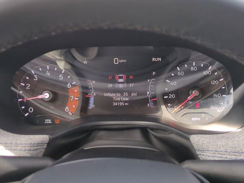 Used 2025 Jeep Compass Latitude image 29