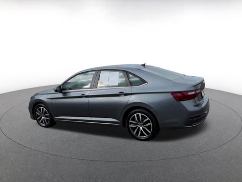 Used 2025 Volkswagen Jetta SE image 10