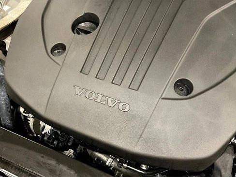 Certified 2023 Volvo XC60 B5 Plus image 34