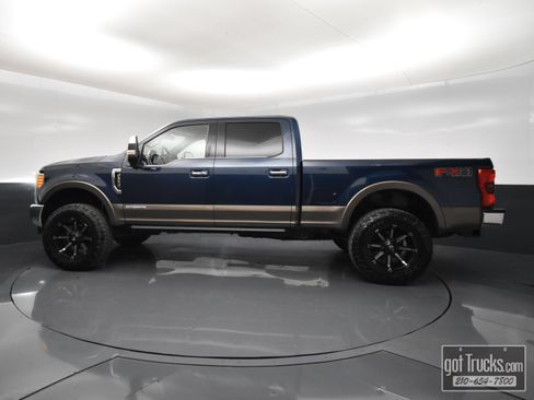 Used 2017 Ford F250 King Ranch w/ King Ranch Ultimate Package AWD/4WD image 3