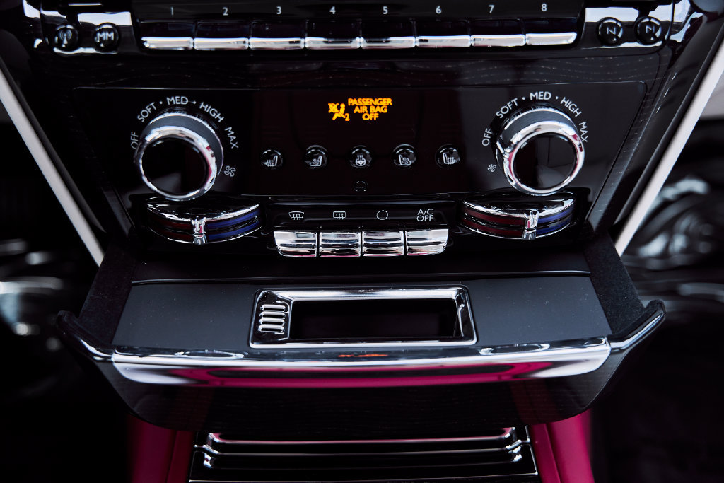 Used 2023 Rolls-Royce Phantom Sedan RWD image 83