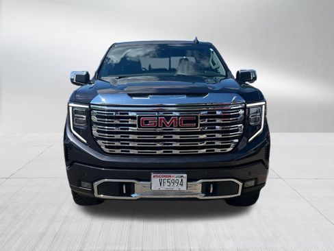 Used 2022 GMC Sierra 1500 Denali w/ Technology Package AWD/4WD image 2