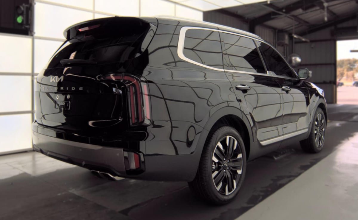 Used 2025 Kia Telluride SX FWD image 4