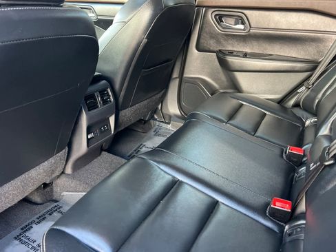 Certified 2023 Nissan Rogue SL w/ SL Premium Package image 5