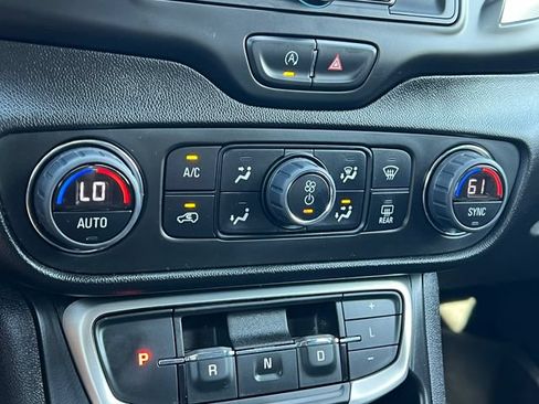 Used 2023 GMC Terrain SLE w/ Driver Convenience Package AWD/4WD image 26