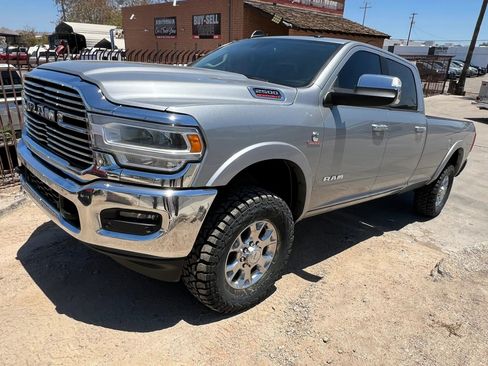 Used 2019 RAM 2500 Laramie AWD/4WD image 3
