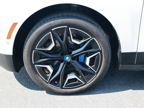 Used 2025 BMW iX xDrive50 AWD/4WD image 12