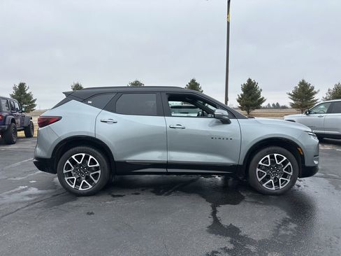 Used 2024 Chevrolet Blazer RS w/ Enhanced Convenience Package FWD image 4