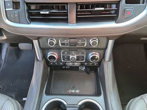 Used 2021 GMC Yukon SLT w/ SLT Premium Package image 39