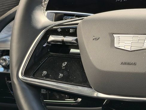 Used 2024 Cadillac Lyriq Luxury AWD/4WD image 13