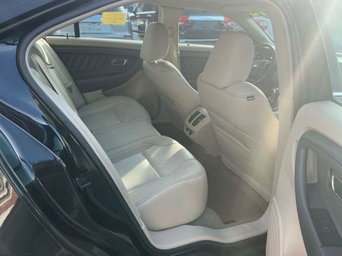 Used 2010 Ford Taurus SEL image 16