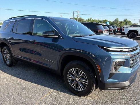 New 2026 Chevrolet Traverse LT FWD image 3