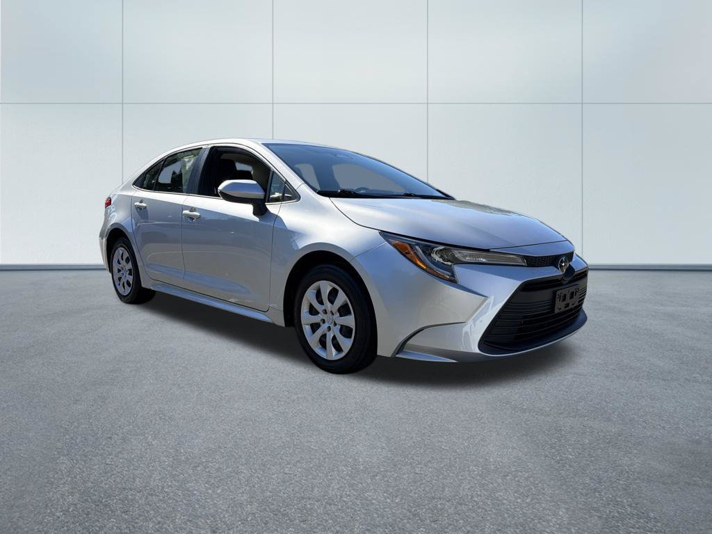 Used 2023 Toyota Corolla LE FWD image 4