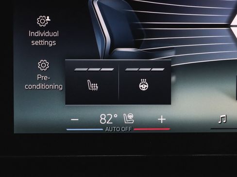 Used 2025 BMW 540i xDrive image 39