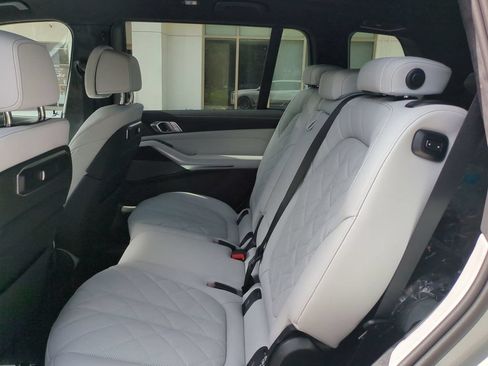 New 2027 BMW X7 xDrive40i w/ M Sport Package AWD/4WD image 14