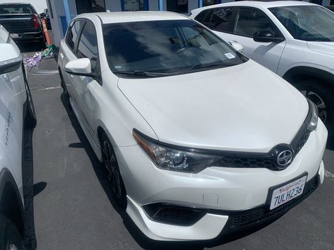Used 2016 Scion iM image 4
